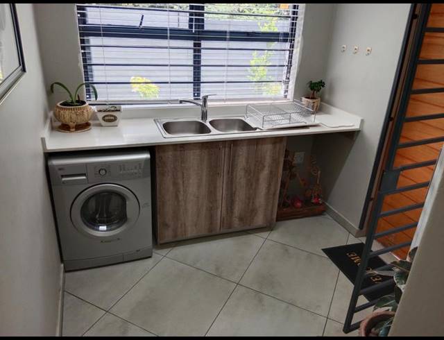 4 BEDROOM HOUSE FOR SALE IN FERNDALE